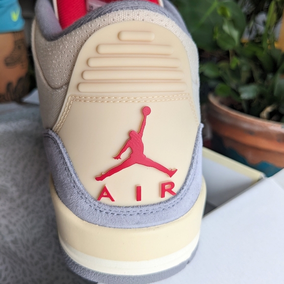 Air Jordan 3 Retro SE - Picture 7 of 11